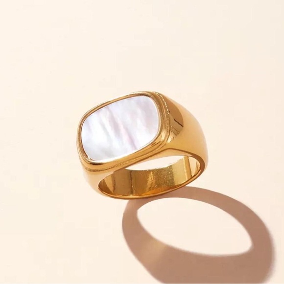 Sahira Jewelry - Mother of Pearl Gold Sahira ring